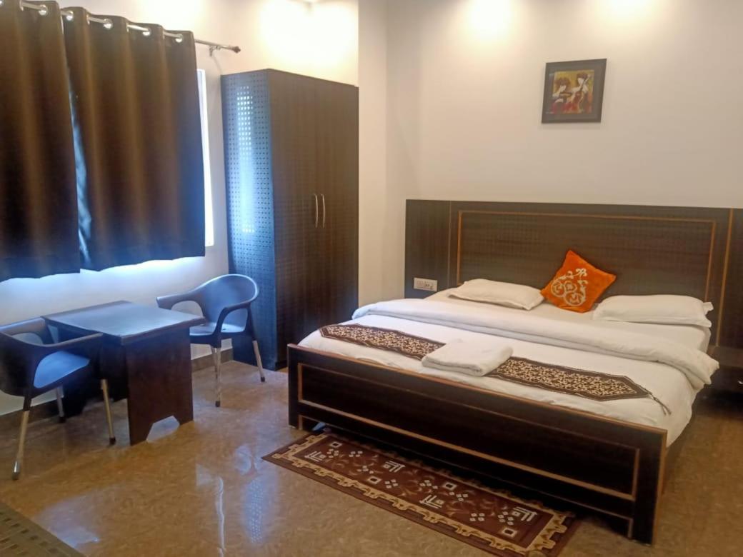 Hotel Rajshree Tanakpur Exteriér fotografie