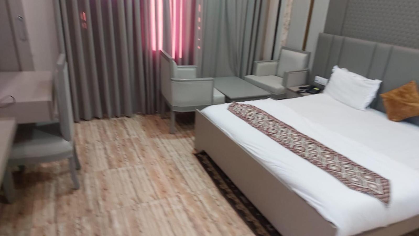 Hotel Rajshree Tanakpur Exteriér fotografie